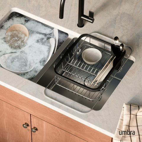 Umbra Sinkin Multi-Use, uso sobre fregadero, ahorro de espacio en la cocina