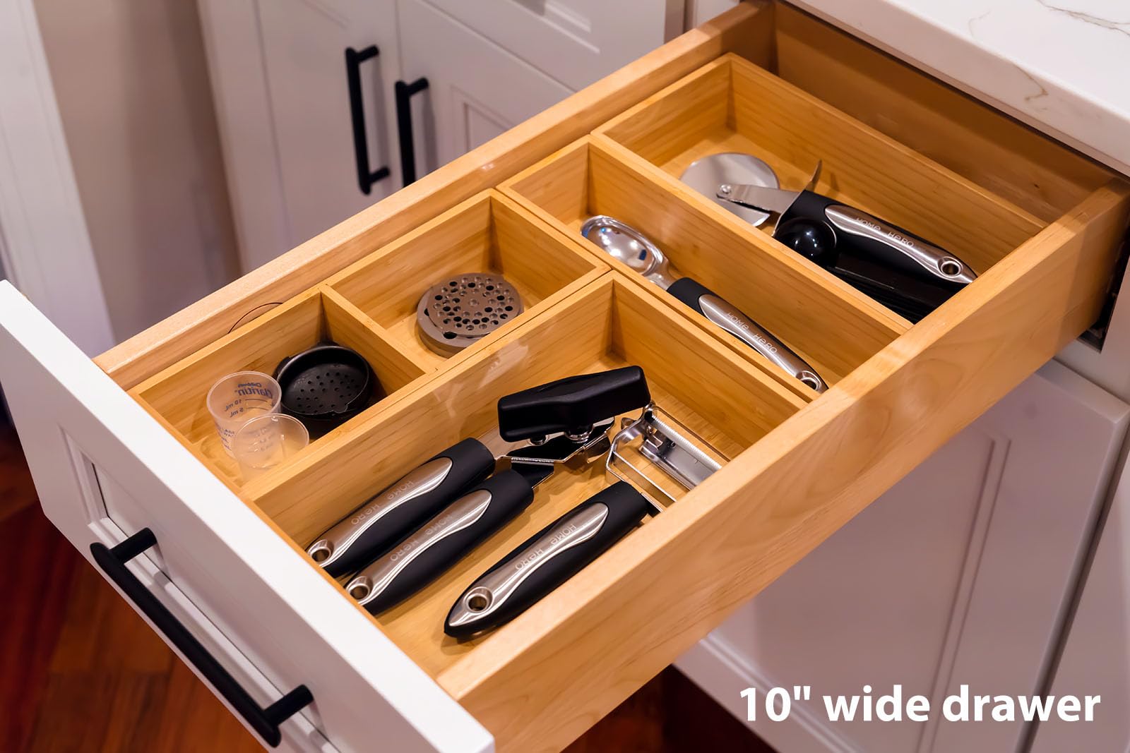 Organizador compacto de cocina y oficina para joyería y maquillaje.