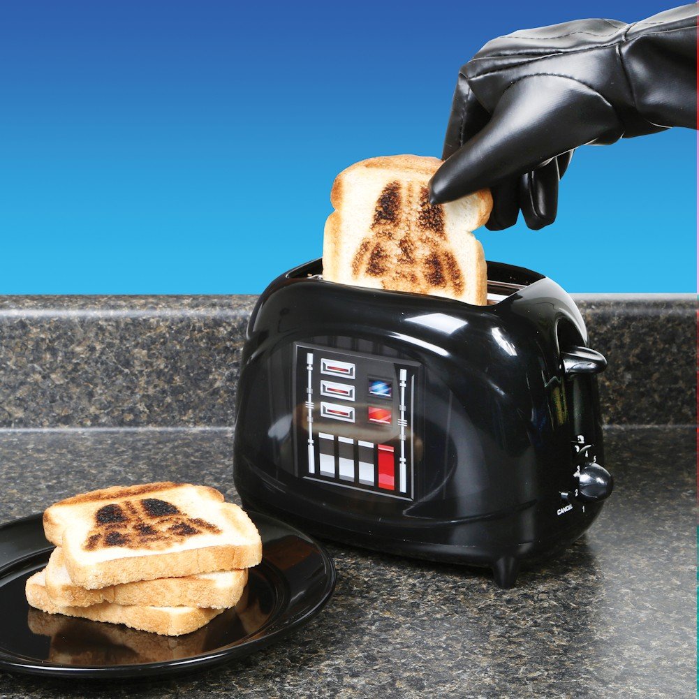 Tostadora Darth Vader licenciada por Star Wars de Uncanny Brands, regalo perfecto para fans.