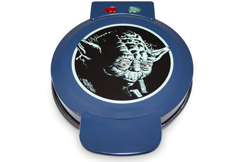 Uncanny Brands gofrera Yoda con tapa abierta para desayunos rápidos