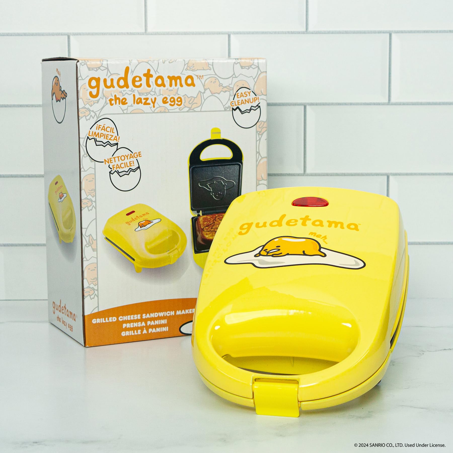 Uncanny Brands Gudetama sándwichera facilita la limpieza rápida.
