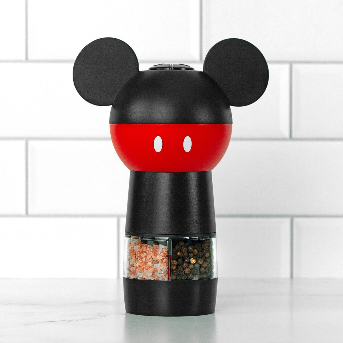 Molinillo de sal y pimienta Uncanny Brands Disney Mickey Mouse, doble cámara para especias.