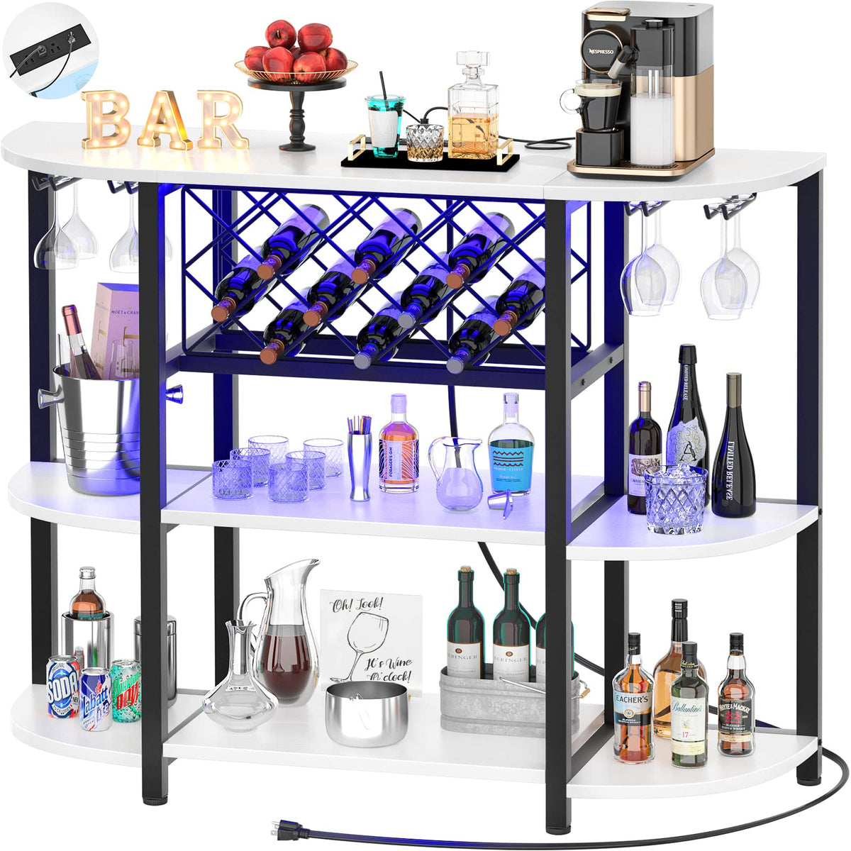 El mueble barra Unikito con cargadores integrados para la cocina.