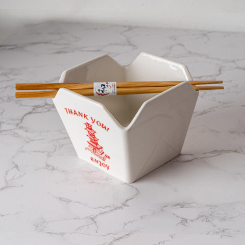 Urban Tokyo estilo pagoda clásico, añade elegancia a la mesa.
