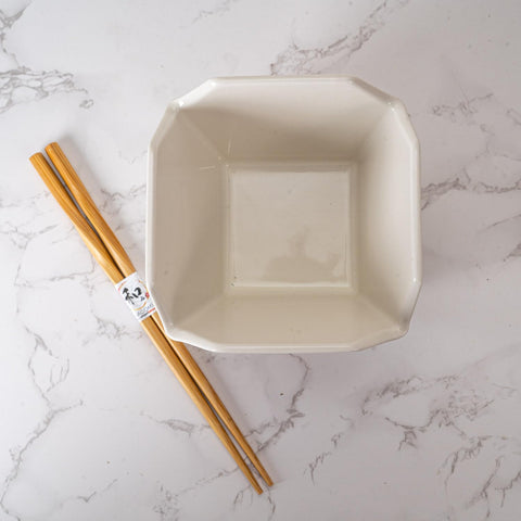 Urban Tokyo porcelana blanca, acabado liso y duradero para la mesa.
