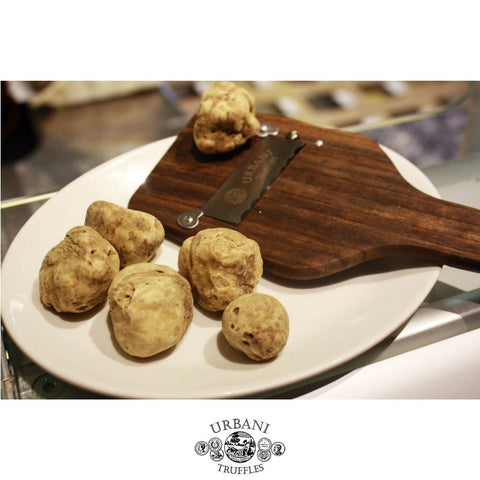 Urbani Truffles: mango de madera italiana para un agarre cómodo y duradero.