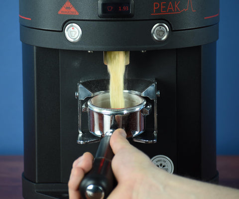 Urnex Grindz: uso sencillo sin desarmar el molinillo para limpieza rápida.