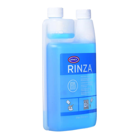 Urnex Rinza limpiando un espumador automático.