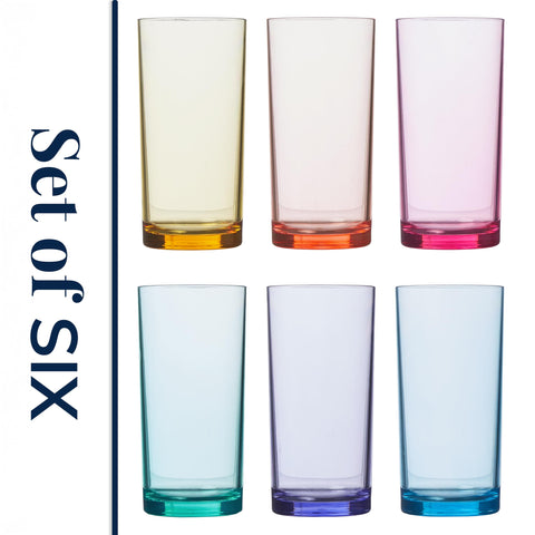 Vasos US Acrylic aptos para lavavajillas en estante superior.