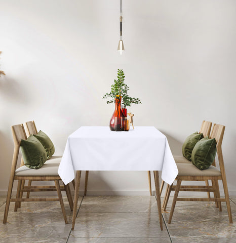 Uso interior y exterior con mantel de Utopia Kitchen.