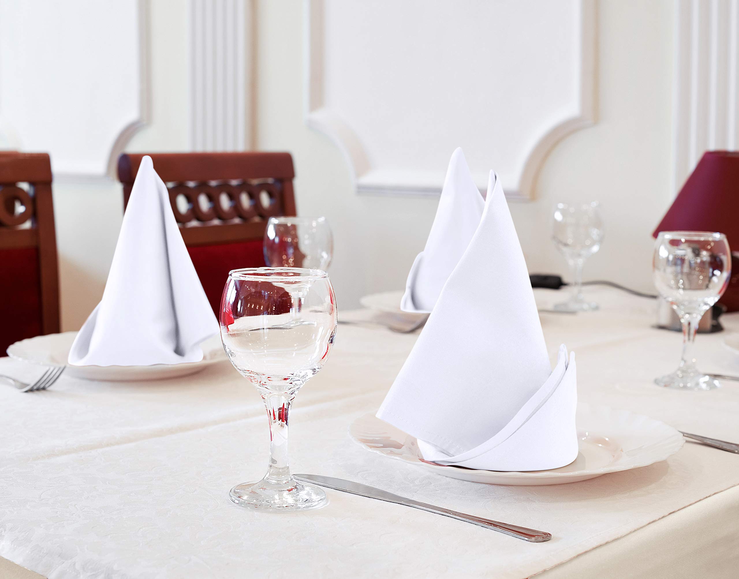 Paquete 12 de servilletas Utopia Kitchen, ideal para eventos y uso diario.