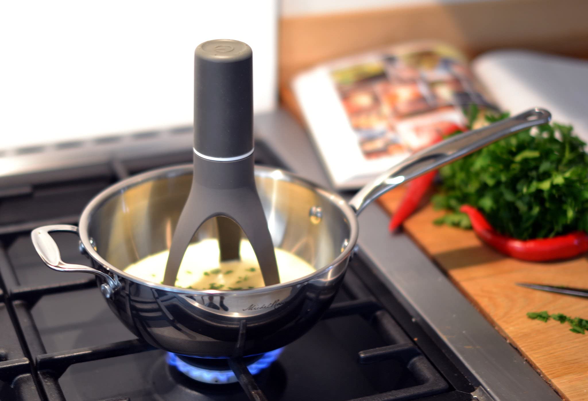 Indicador LED claro que señala la velocidad para cocinar con precisión.