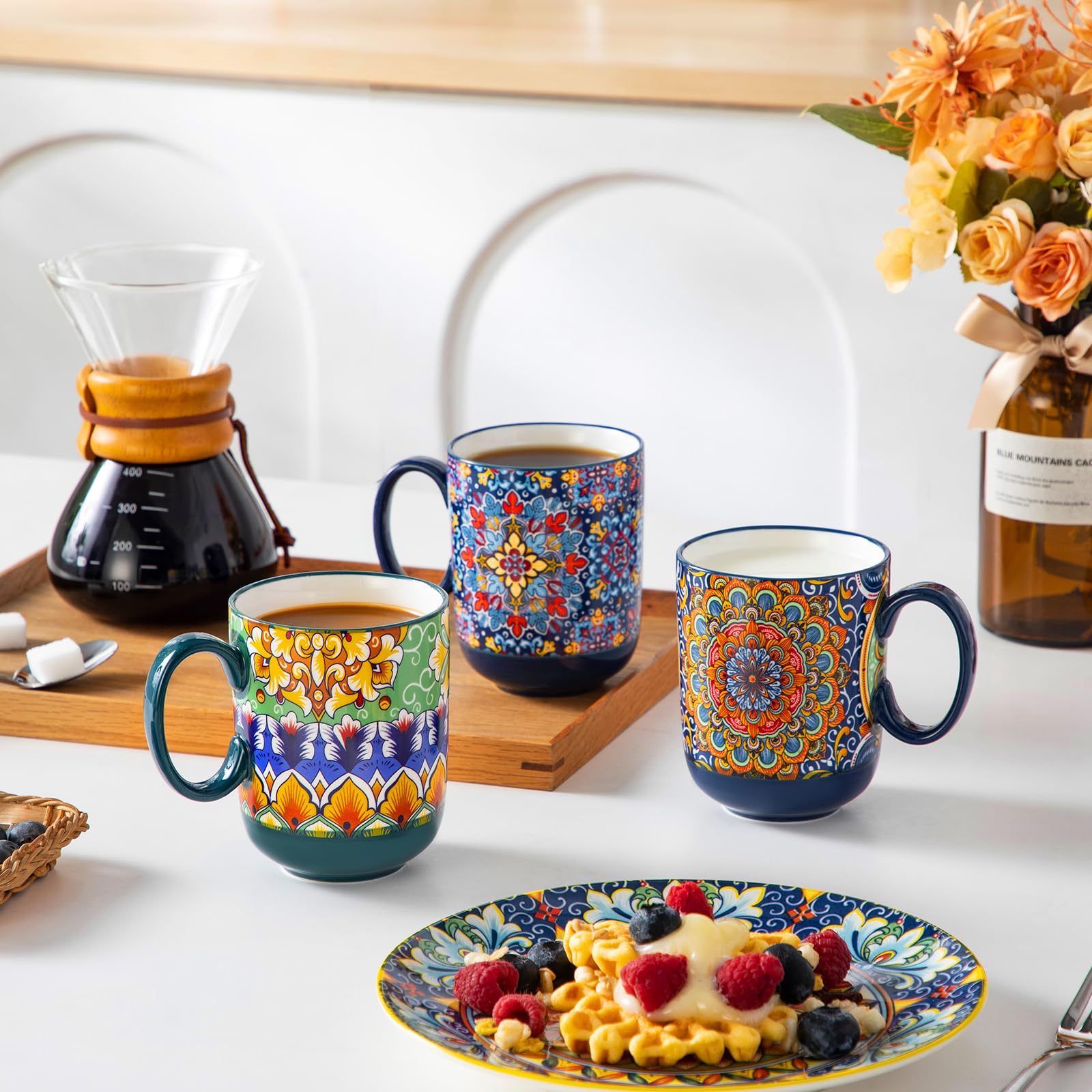 Conjunto colorido de tazas Vancasso Boho para compartir momentos.