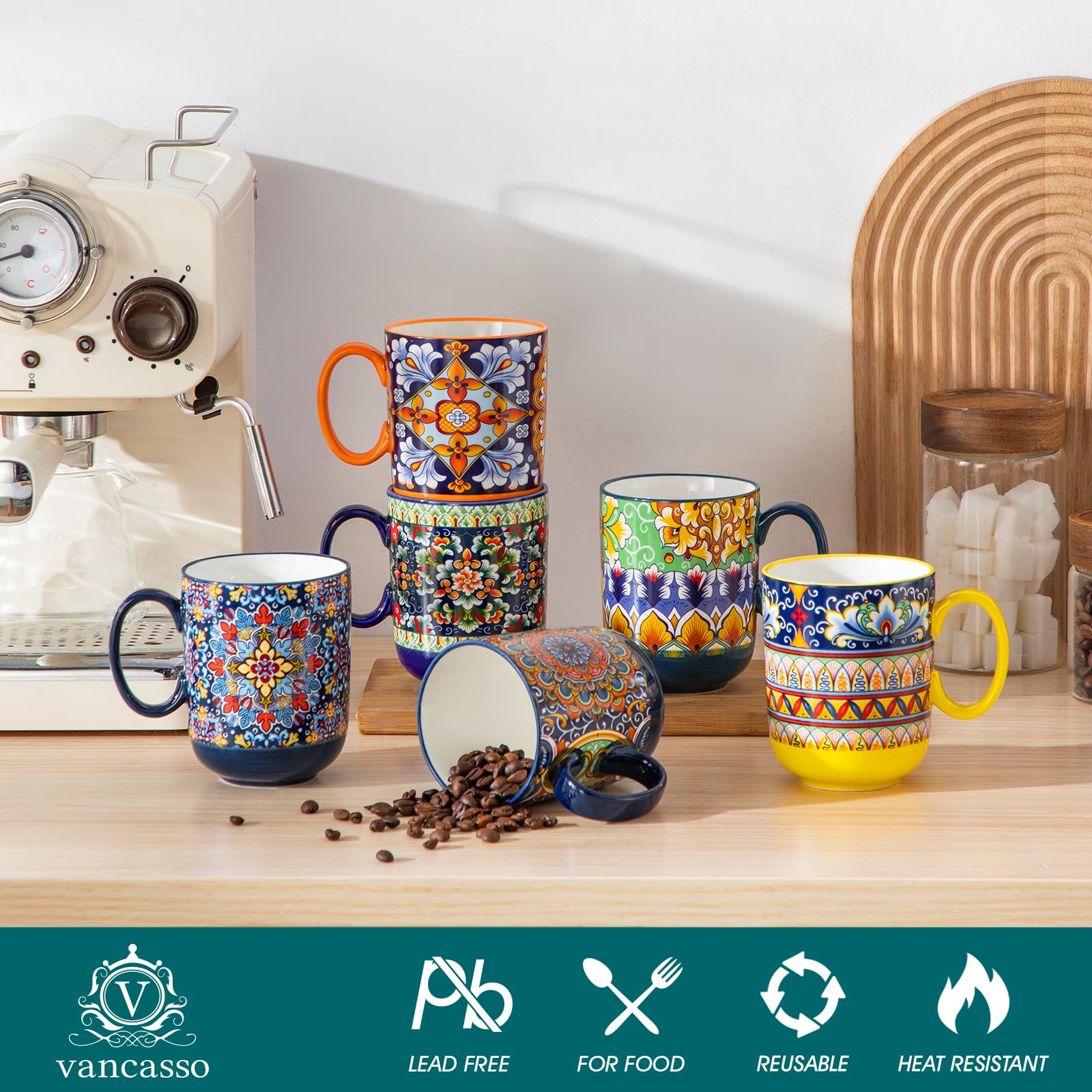 Tazas Boho de Vancasso, manos sostenien, agarre cómodo para sostener sin esfuerzo.