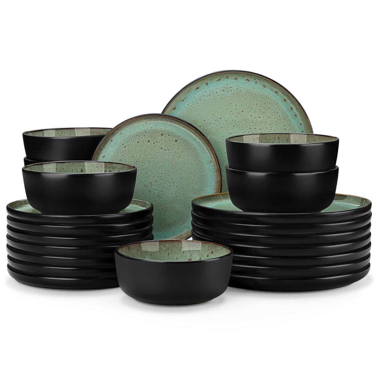 Vancasso AMBER muestra platos y cuencos en verde césped, ideales para cenas familiares.