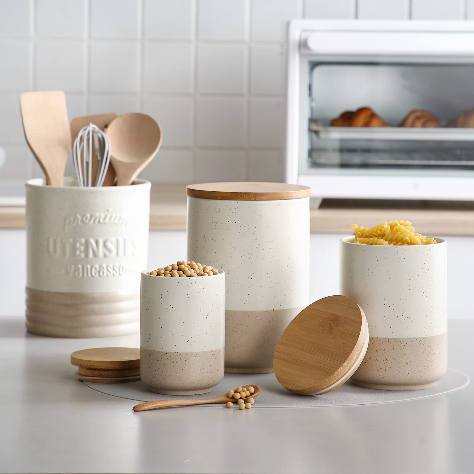 Sabine diseño minimalista que complementa cualquier espacio de la cocina.