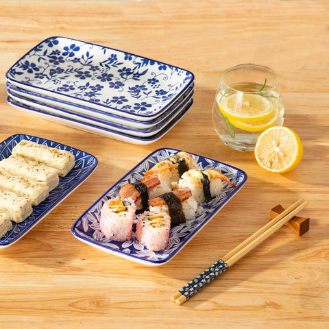 Plato rectangular Selene para ensaladas en cerámica azul vintage.