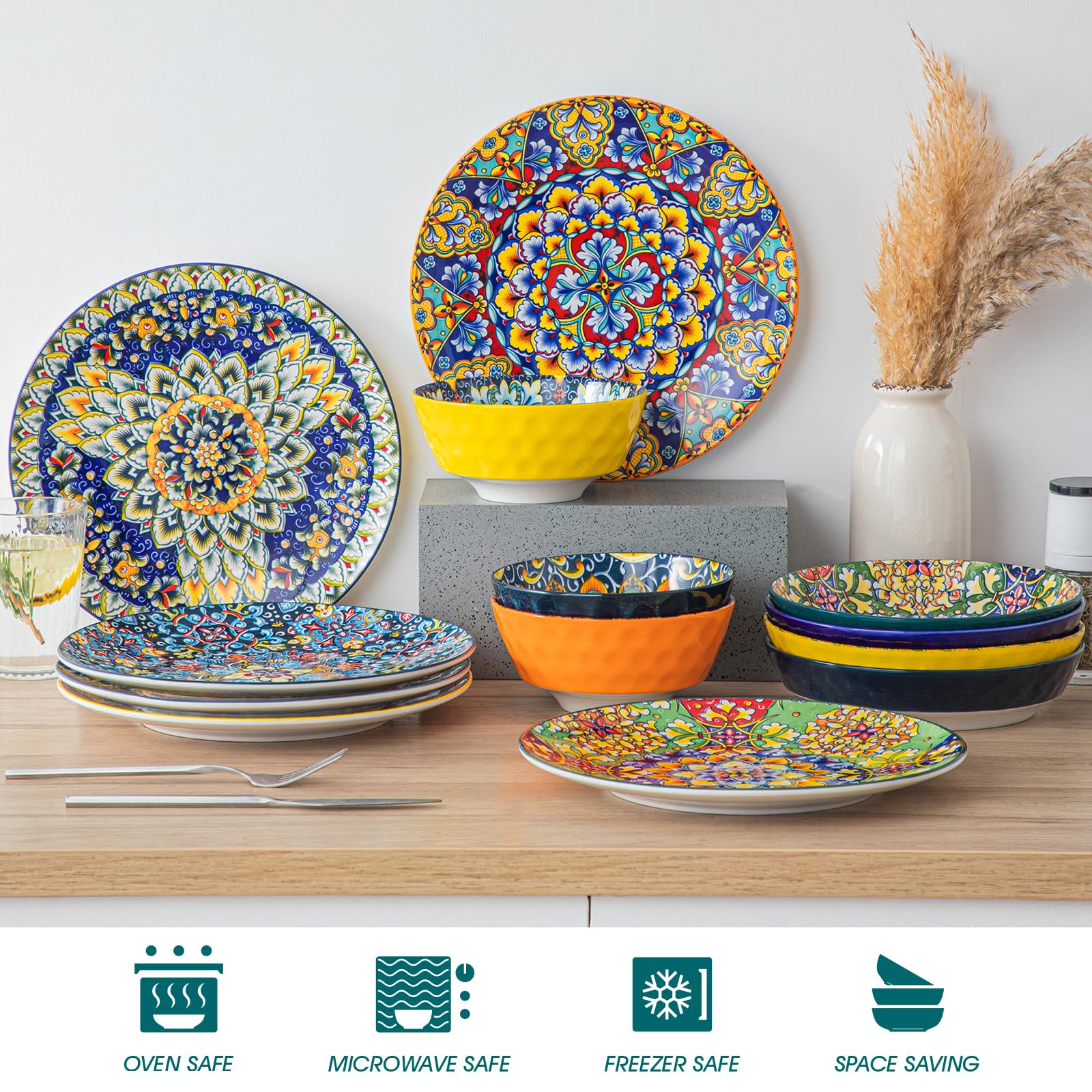 Conjunto decorativo Vancasso SIMI exhibido en estantería con toque bohemio.