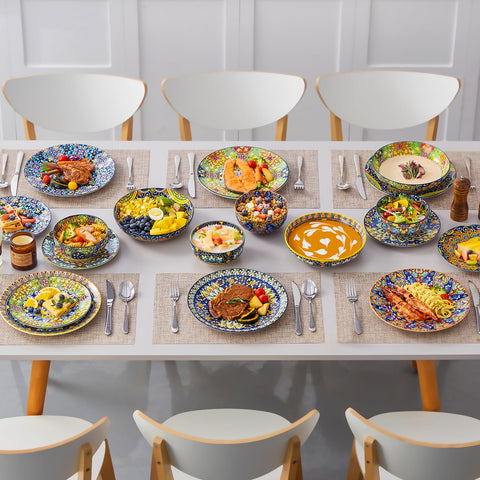Presentación de mesa bohemia con vajilla SIMI, ideal para reuniones.