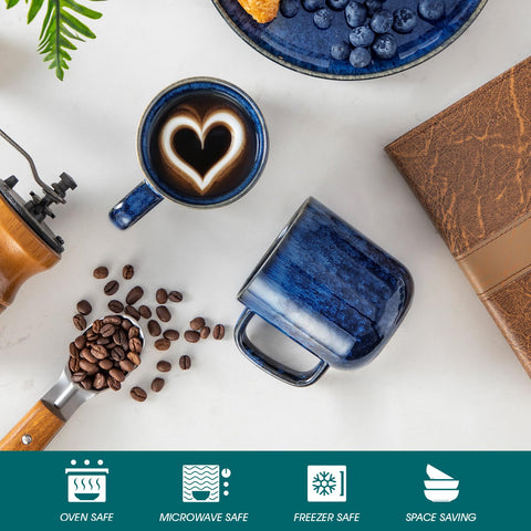 Taza caliente vancasso Starry con vapor, ideal para cappuccino o cacao