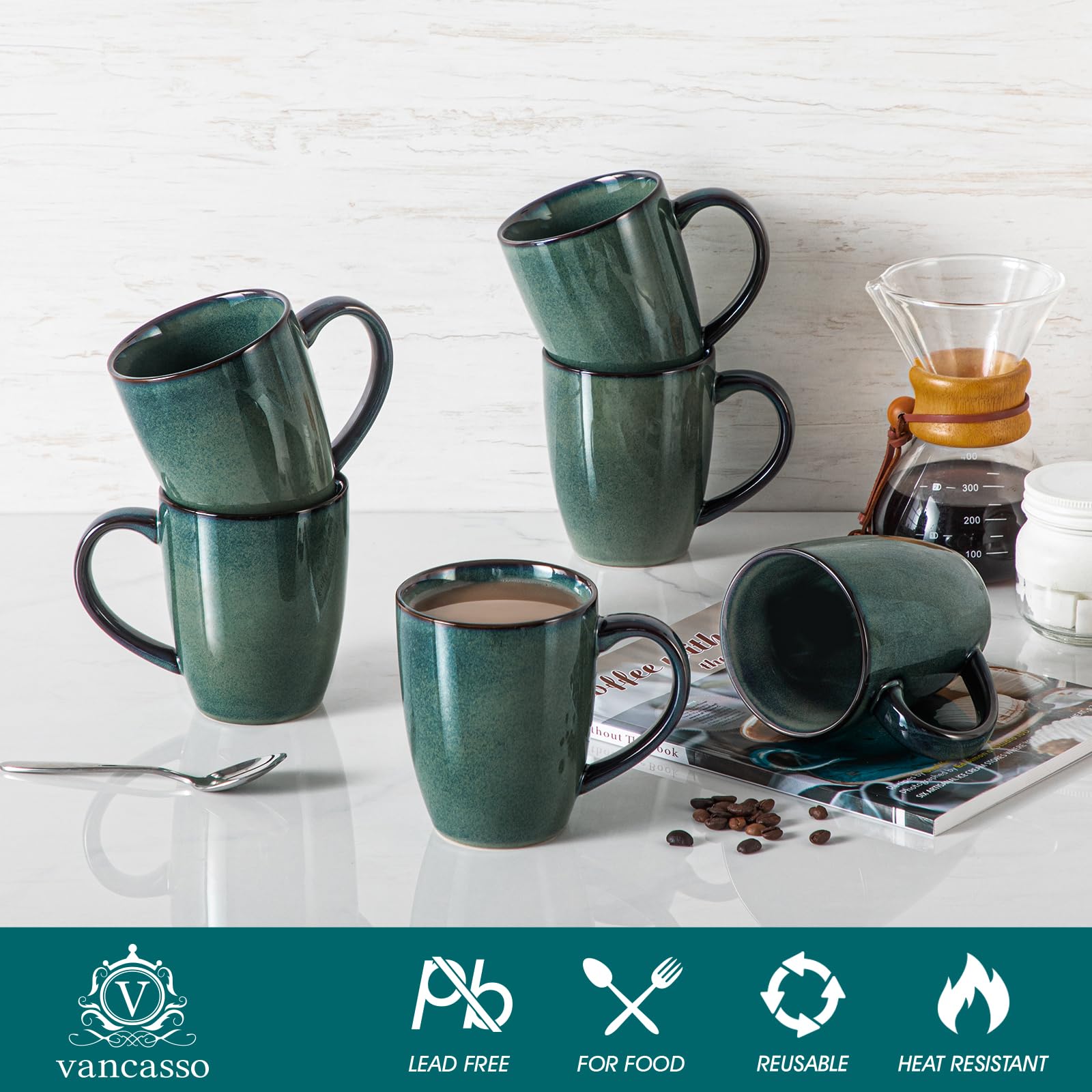 Taza vancasso Starry con asa ergonómica para agarre cómodo.