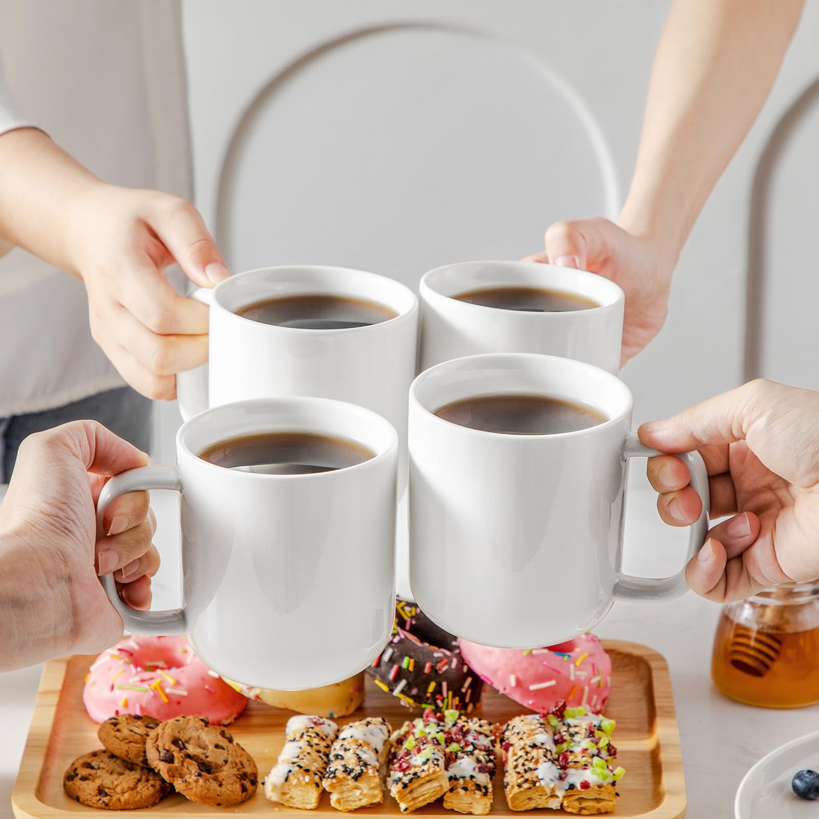 Taza Vancasso bebidas-frías-ceramica-blanca-16oz, ideal para enfriar tus tardes.