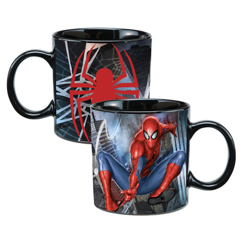 Detalle interior de la taza Vandor Spider-Man añade carácter al sorbo