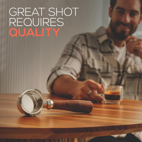 Control de extracción preciso con portafiltro Vaneo de 54 mm para afinar cada espresso.