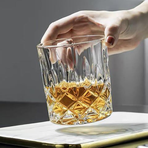 Vaso Triplorare para degustaciones de ron y whisky en casa.