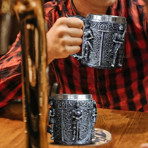 Acabado en acero inoxidable que resiste bebidas calientes