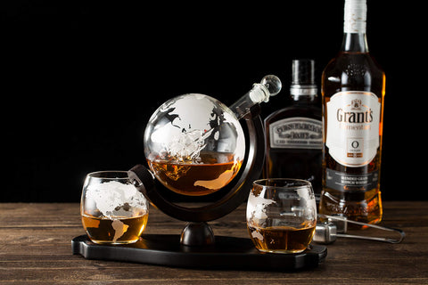 Verolux conjunto bar globo caoba, perfecto para exhibir bebidas en casa.