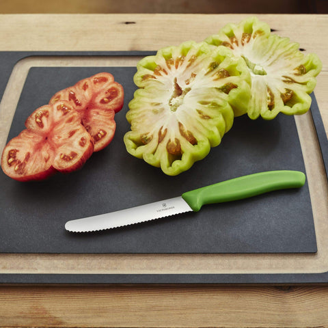 Victorinox Cuchillo con borde ondulado para cortar tomate, mango verde, corte fino sin aplastar