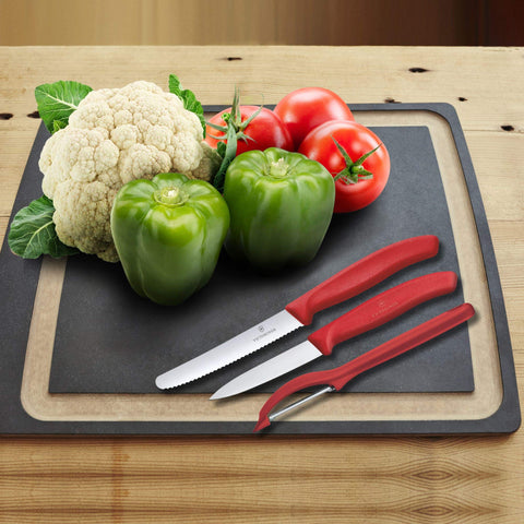 Victorinox Swiss Classic: mango rojo ergonómico para uso cómodo y seguro.