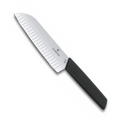 Victorinox Swiss Modern Santoku, hoja 17 cm, ideal para cortes precisos en la cocina.