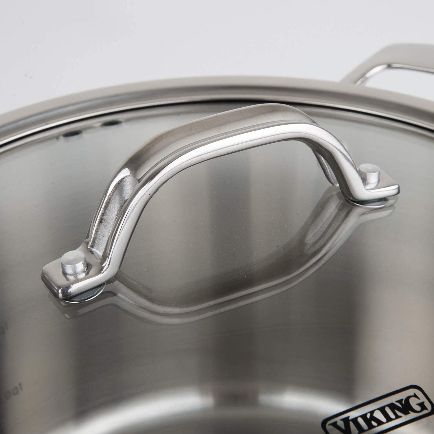 Viking Olla holandesa apta para inducción en cocinas modernas.