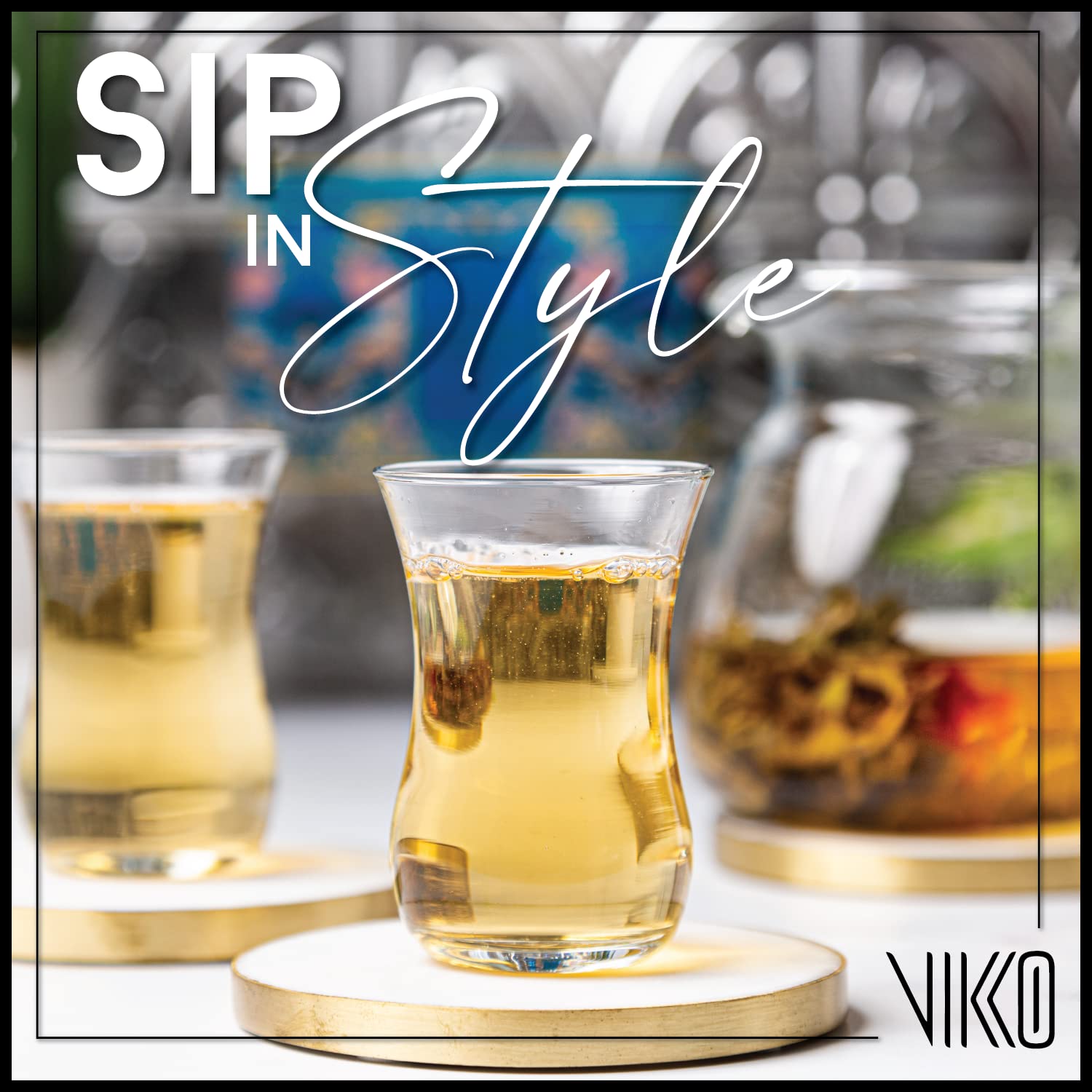 Vikko detalle de la forma tulipán en vidrio cristal para una mesa elegante.