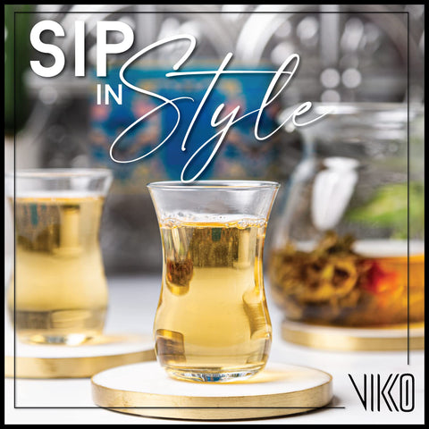 Vikko detalle de la forma tulipán en vidrio cristal para una mesa elegante.