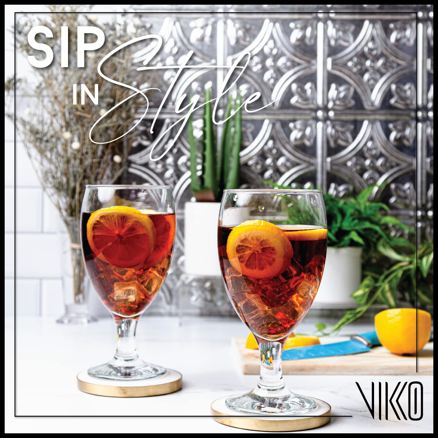 Vikko uso exterior en patio, ideal para reuniones al aire libre.