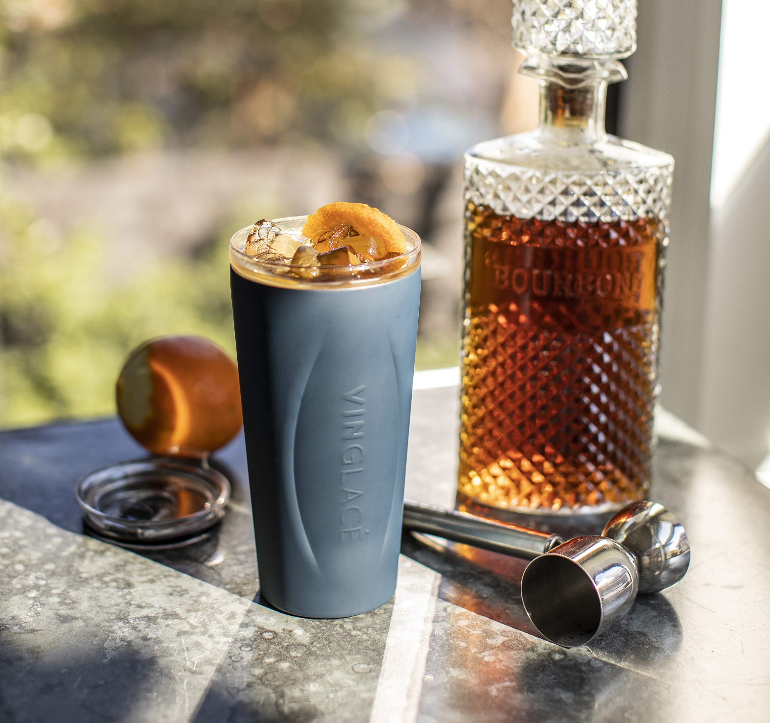 Vinglacé vaso azul marino exterior, ideal para uso diario al aire libre.