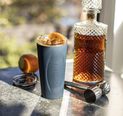 Vinglacé vaso azul marino exterior, ideal para uso diario al aire libre.