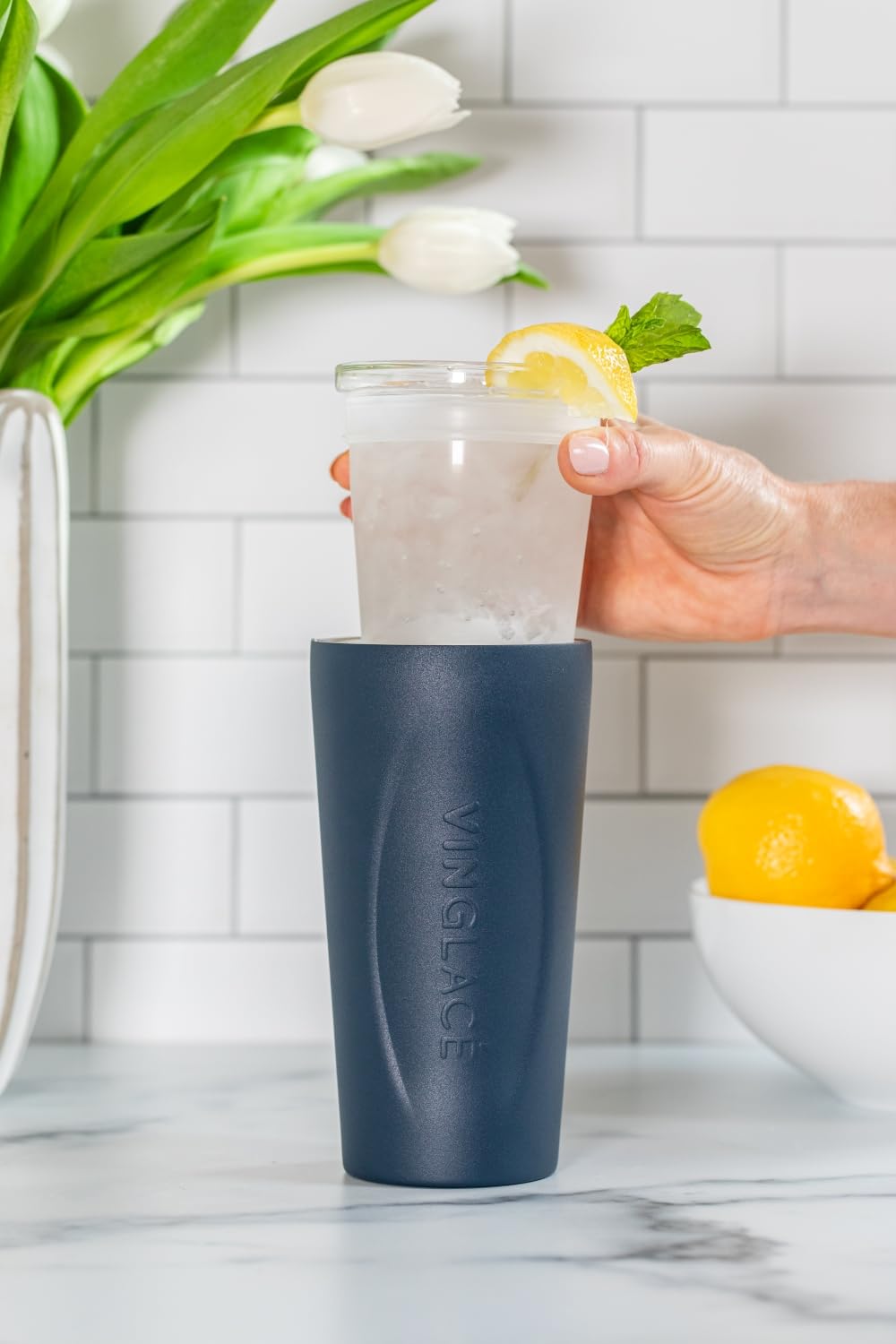Vinglacé vaso con vidrio doble y aislamiento para conservar temperatura.