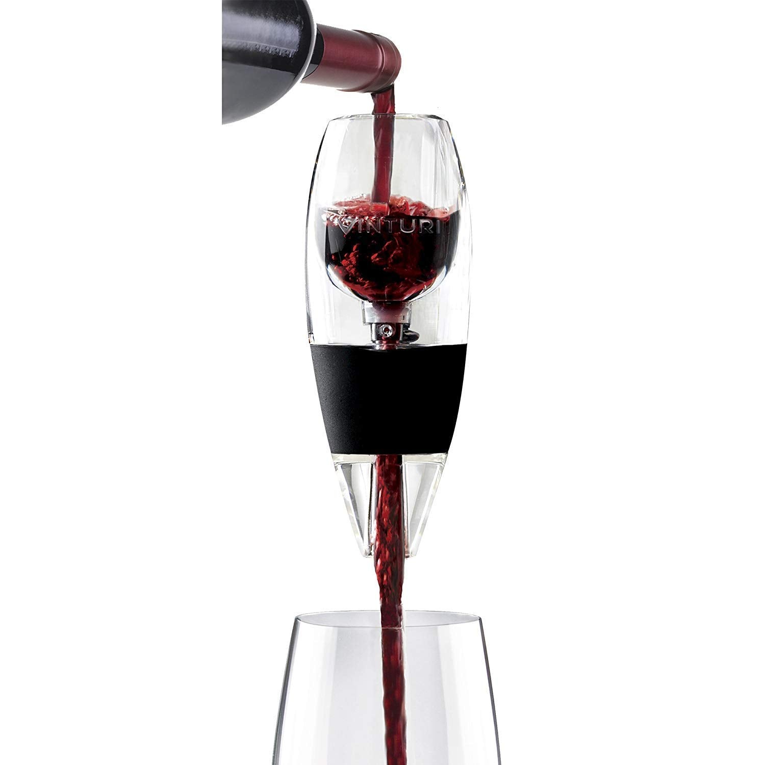 Vinturi aerador de vino tinto en acción durante el vertido, oxigena rápidamente.