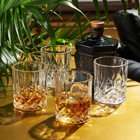 Conjunto de Viski Admiral añade elegancia a cualquier mesa de bar.