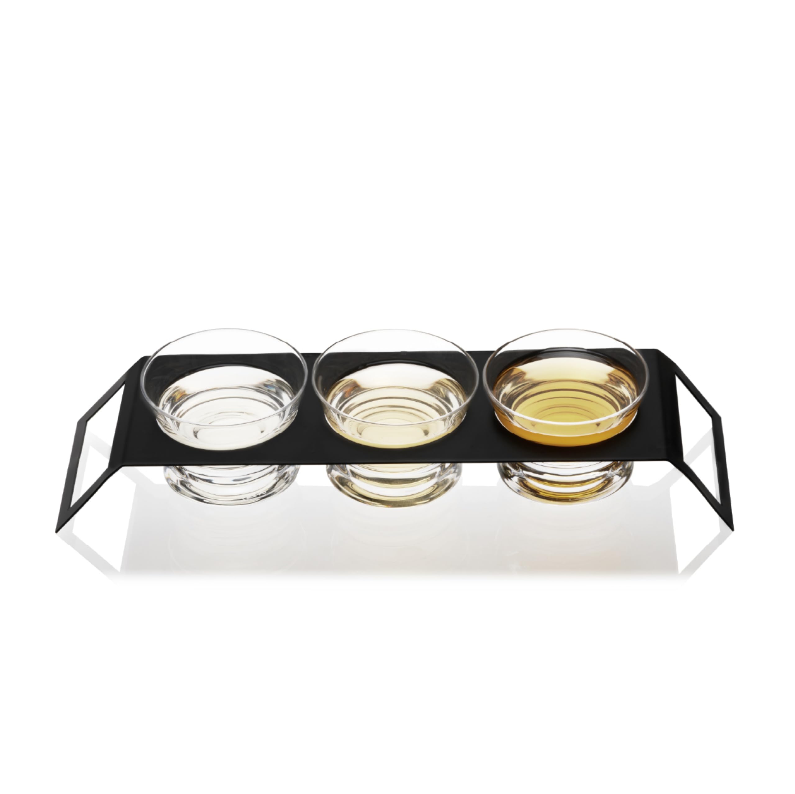 Conjunto de cata Viski para varias etiquetas en una mesa