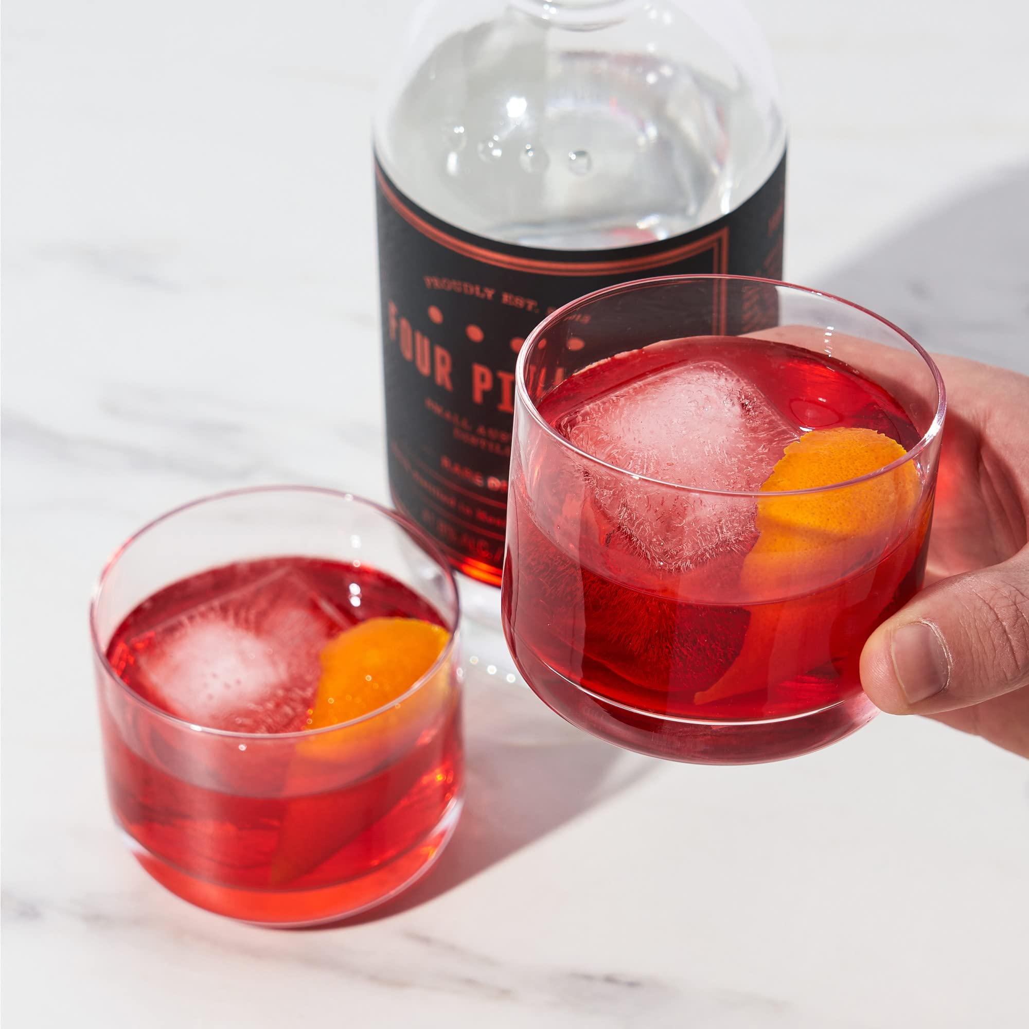 Viski Negroni cristal tumbler 8 oz, cómodo para beber y disfrutar frío.