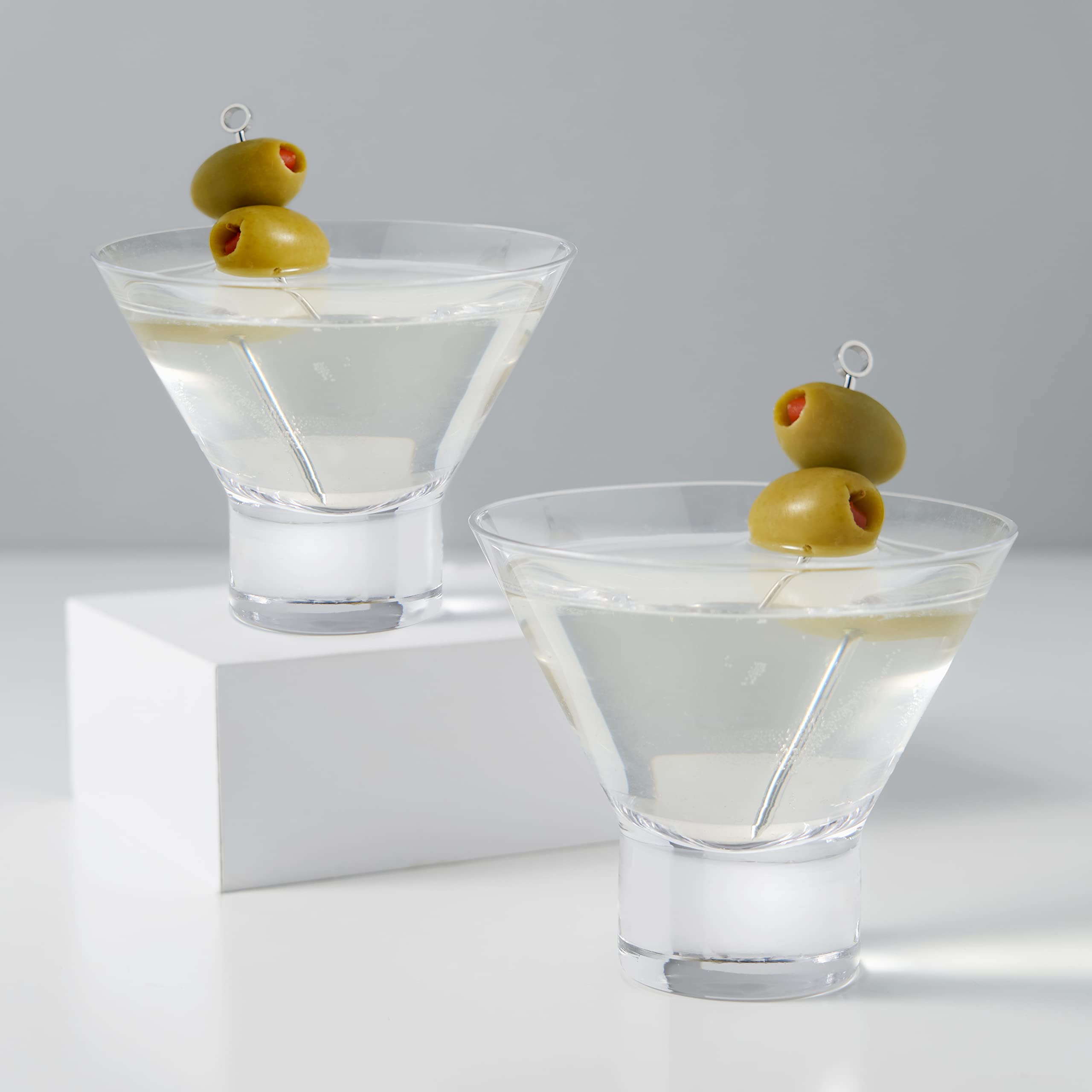 Viski regalo-martini diseño icónico para amantes de coctelería.
