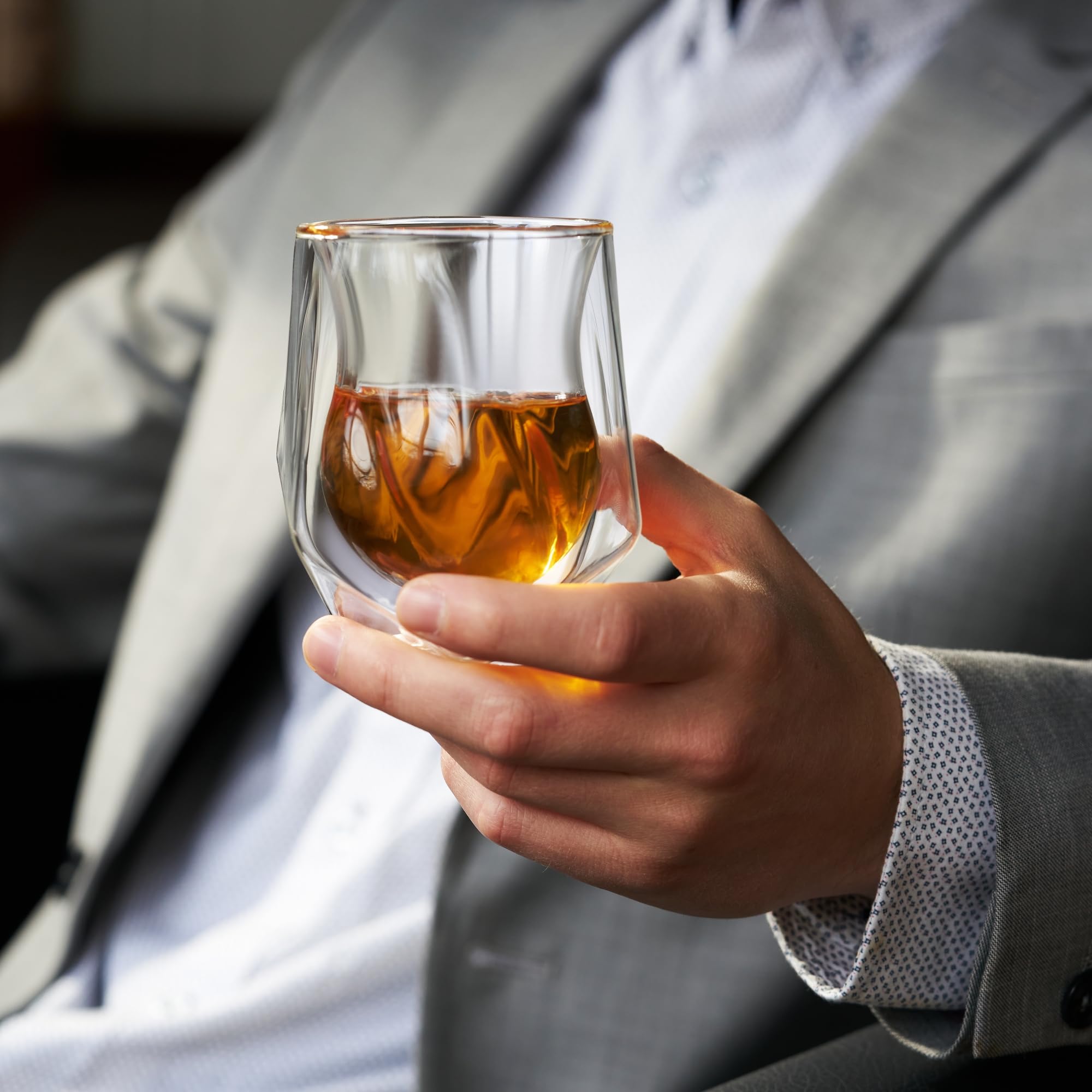 Viski vaso de cristal claro de borosilicato, resistente y elegante.