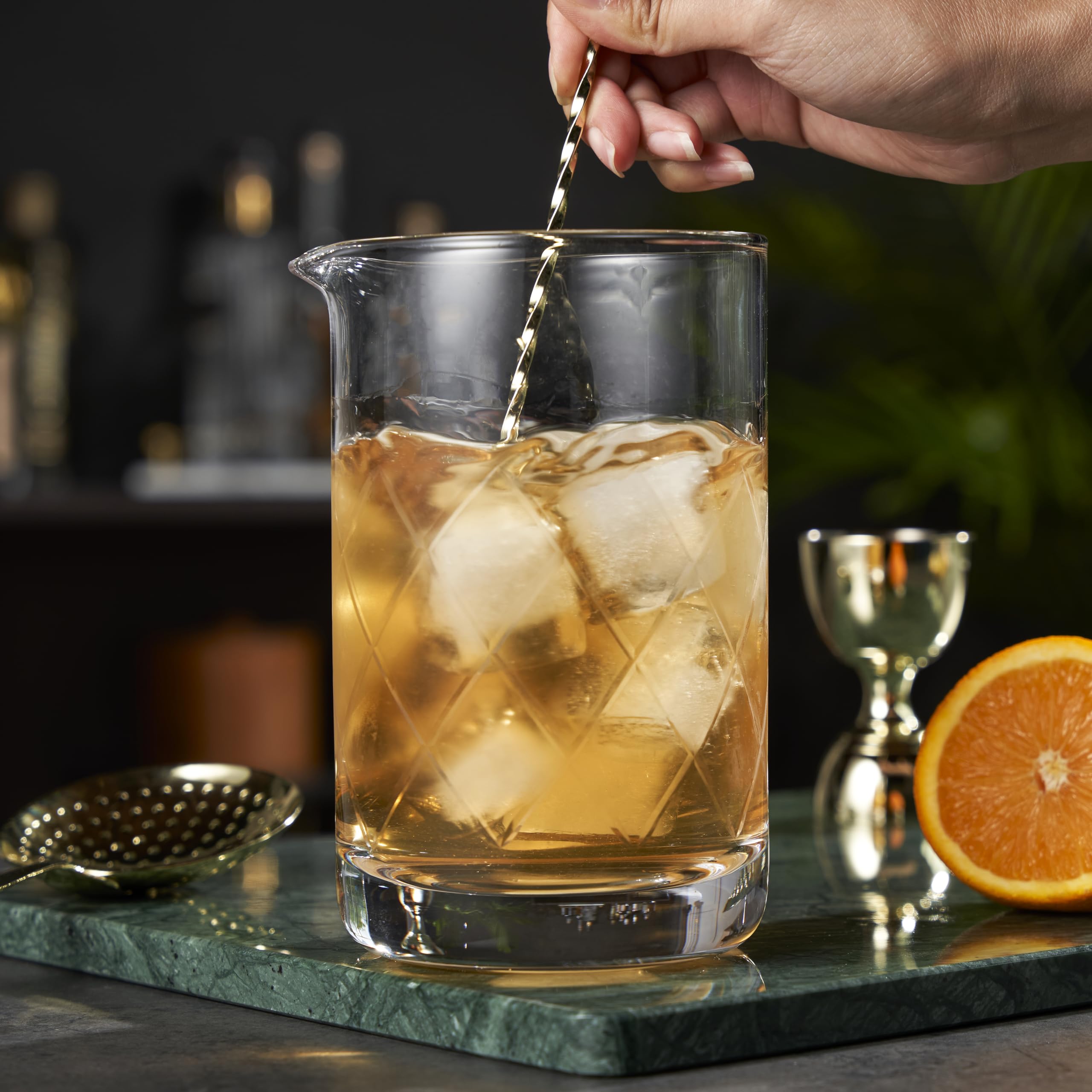 Viski vaso de mezcla para uso doméstico en barra o cocina.