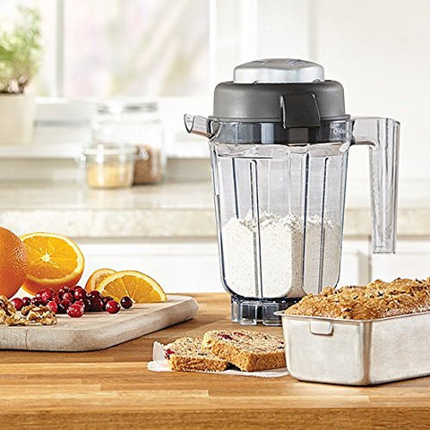 Vitamix Dry Grains Container vertido limpio gracias a la boquilla antidesbordes
