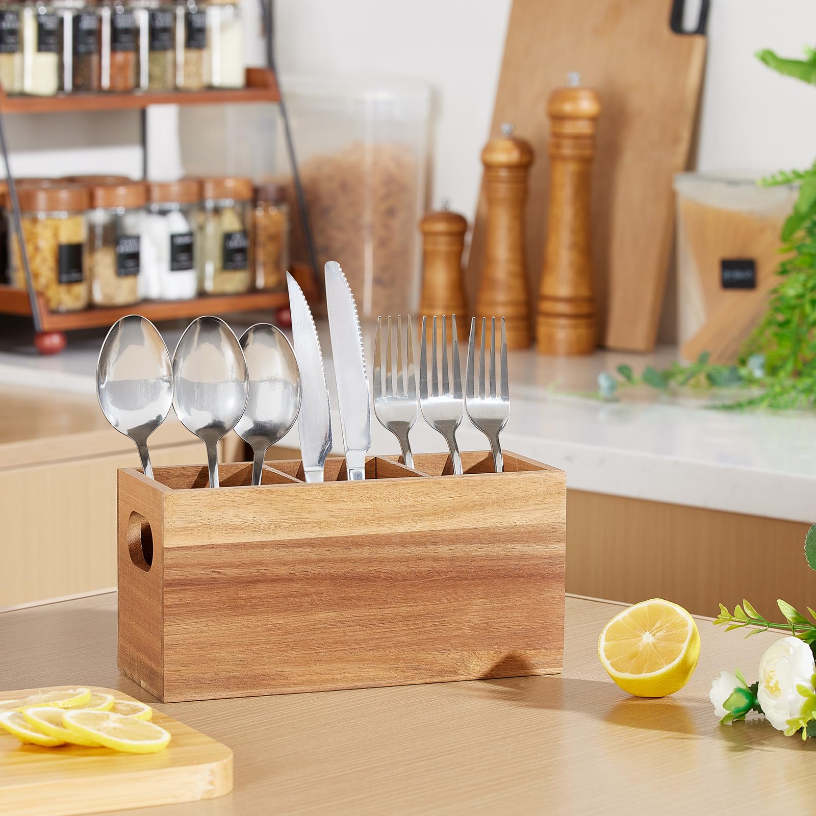 Organizador de cubiertos VIVIRBIEN en madera de acacia, compacto y fácil de limpiar.